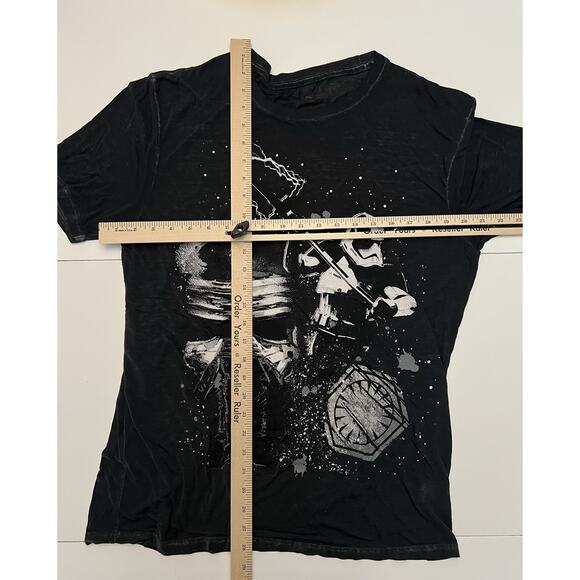 Kylo Ren With Stormtrooper Star Wars Black T-Shirt - Picture 5 of 8